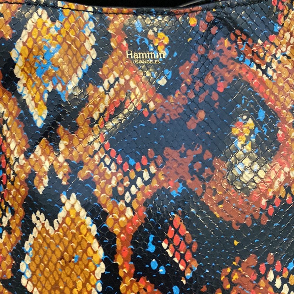 The most important part is looking fabulous in a beautiful Hammitt bag! - Picture 3 of 12